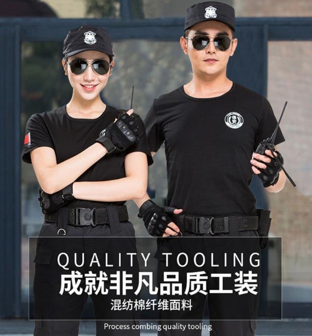 蘇州卡珀職業(yè)服裝（蘇州）有限公司，公司秉承以創(chuàng)新設(shè)計(jì)，用料精良，做工精致的職業(yè)理念，受到顧客的普遍好評(píng)。公司主要做短袖保安服-春秋工作服-協(xié)警服-冬季工作服。